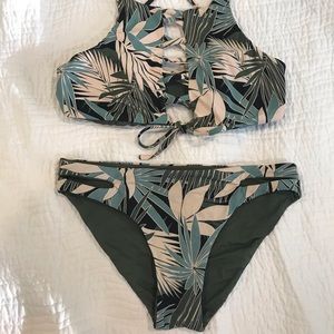 Roxy bikini set